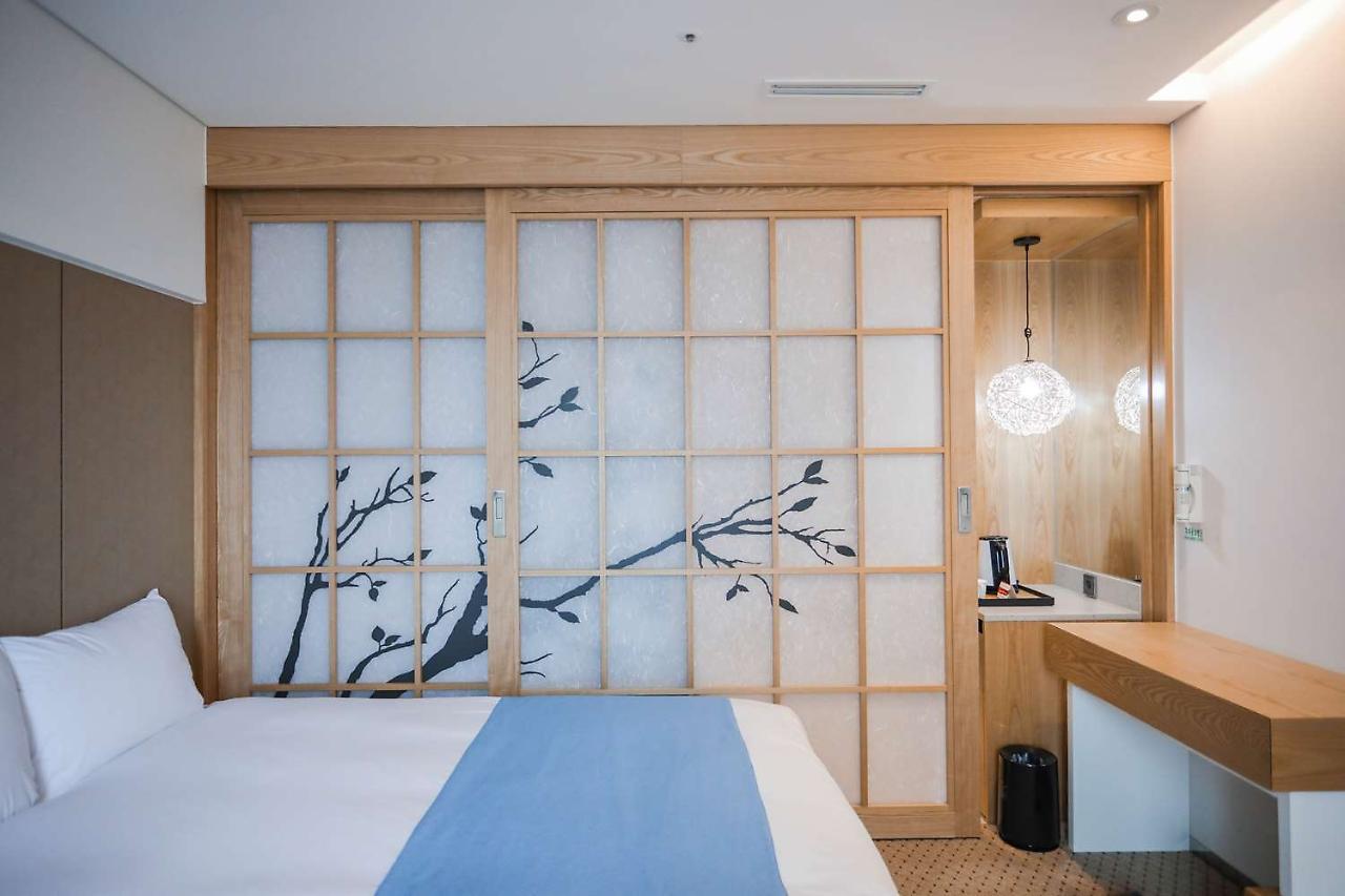 Hotel Whistlelark Jeju Buitenkant foto