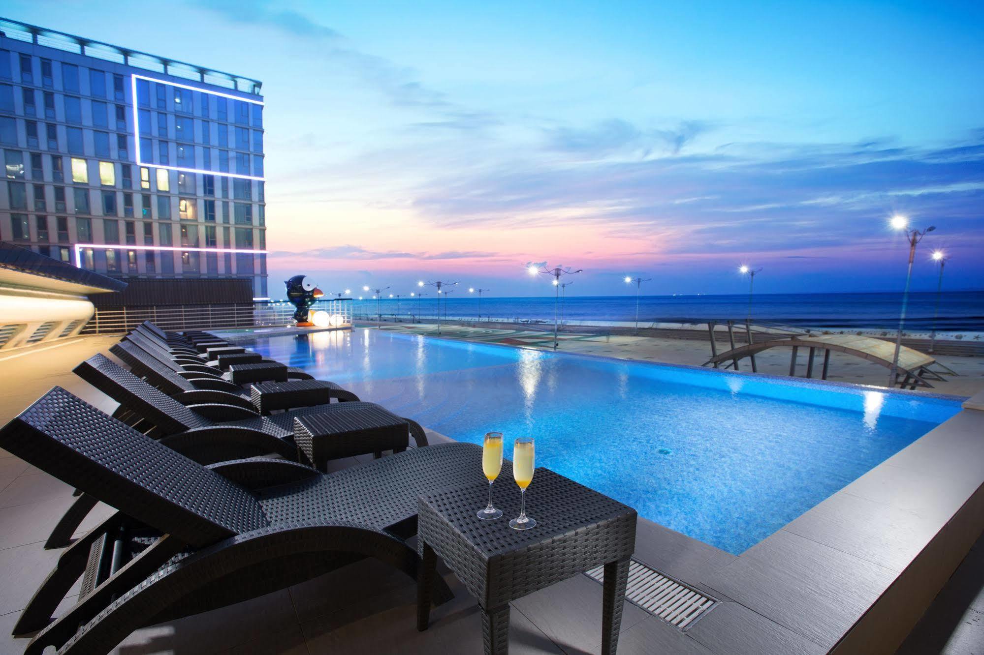 Hotel Whistlelark Jeju Buitenkant foto